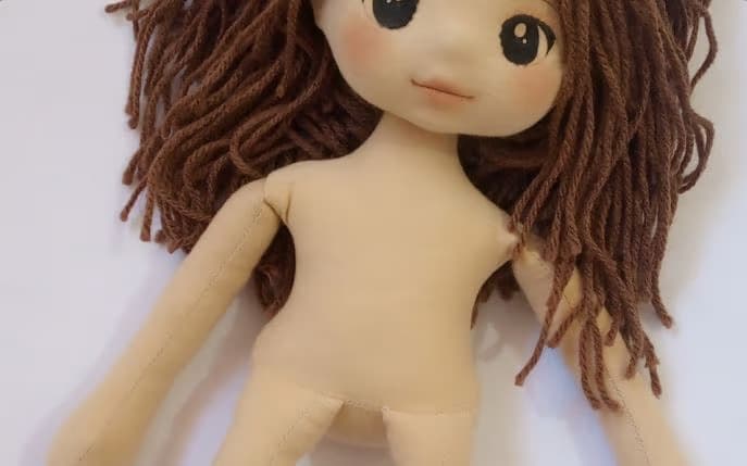 Boneca de pano pronta para ser lavada
